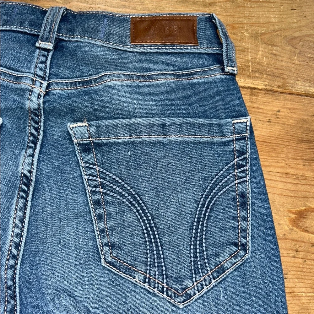 Hollister Curvy High-Rise Super Skinny Distressed Jeans -Blue Wash Size 000R W23 - Picture 10 of 12